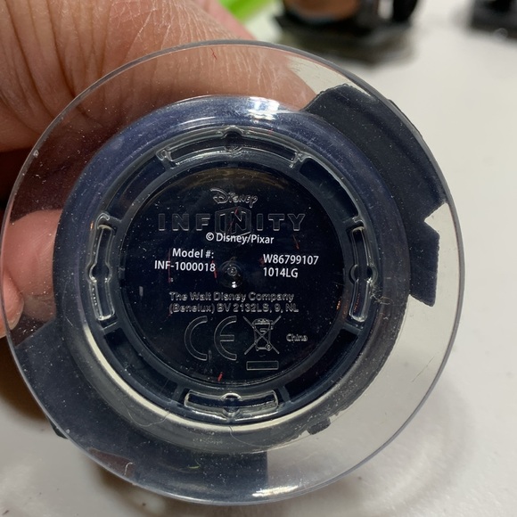 Disney Infinity1.0(Xbox 360,2004)w/Infinity Figure Mater,Capt Jack,Iron Man.Dash - Picture 14 of 14